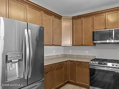 136 Mill Pond Way #22 Eatontown, NJ 07724