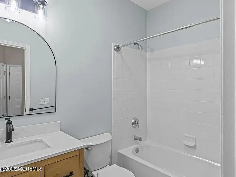 136 Mill Pond Way #22 Eatontown, NJ 07724