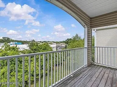 136 Mill Pond Way #22 Eatontown, NJ 07724