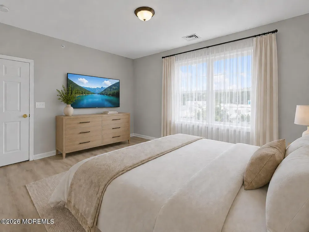 136 Mill Pond Way #22 Eatontown, NJ 07724