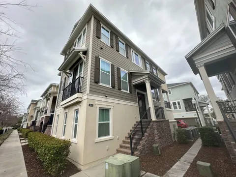 462 WINDMILL PALM CIRCLE