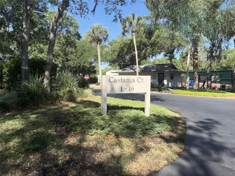 7 CASTANIA COURT