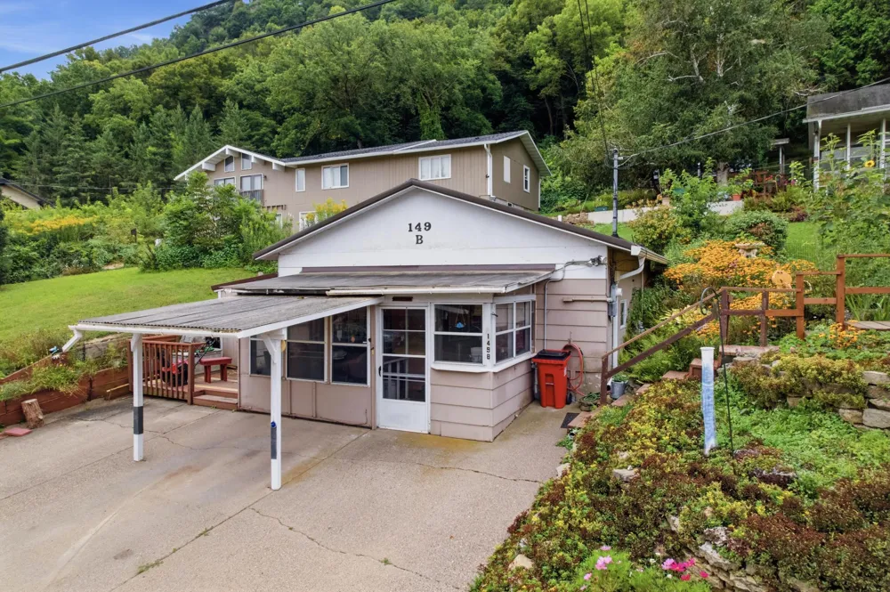 149 E Lake Boulevard Winona, MN 55987