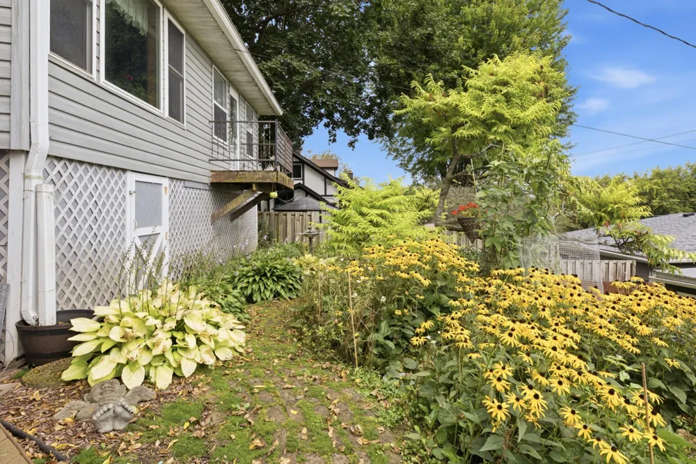 149 E Lake Boulevard Winona, MN 55987
