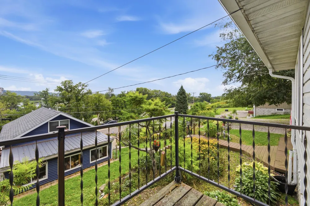 149 E Lake Boulevard Winona, MN 55987
