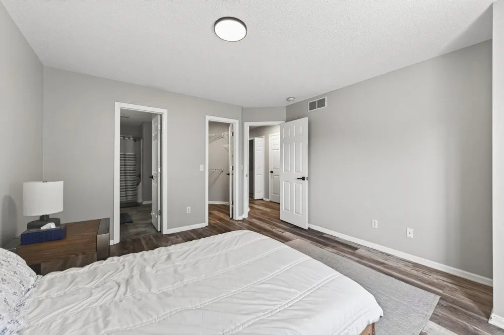 8630 Quarry Ridge Lane #H Woodbury, MN 55125