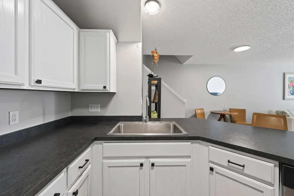 8630 Quarry Ridge Lane #H Woodbury, MN 55125
