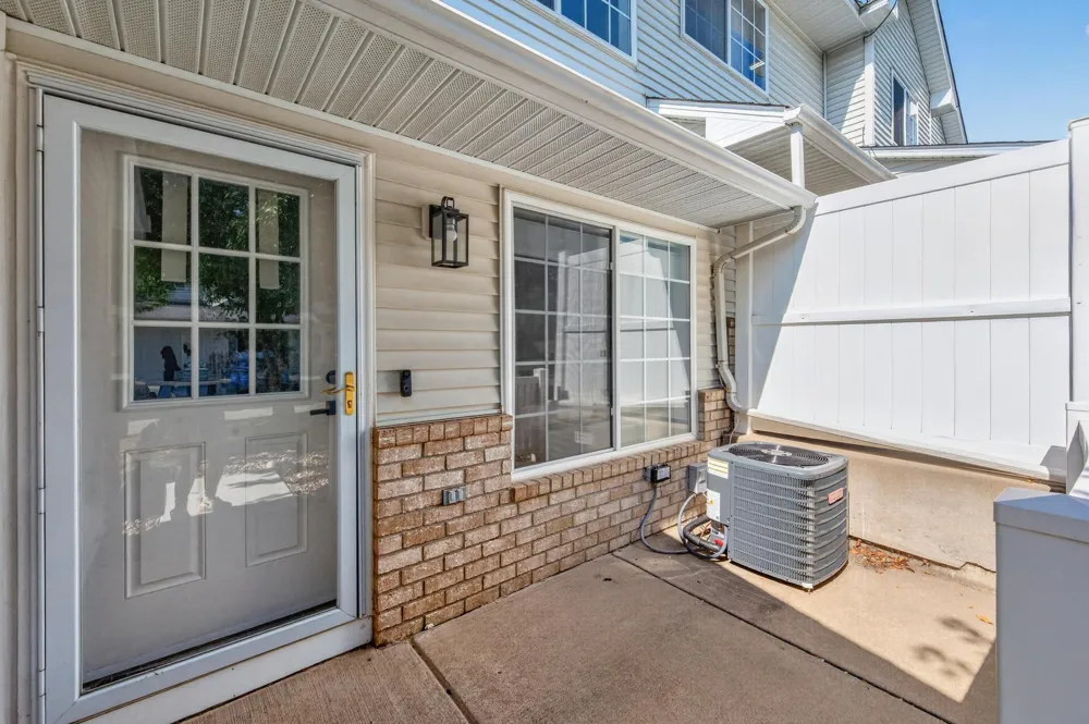 8630 Quarry Ridge Lane #H Woodbury, MN 55125