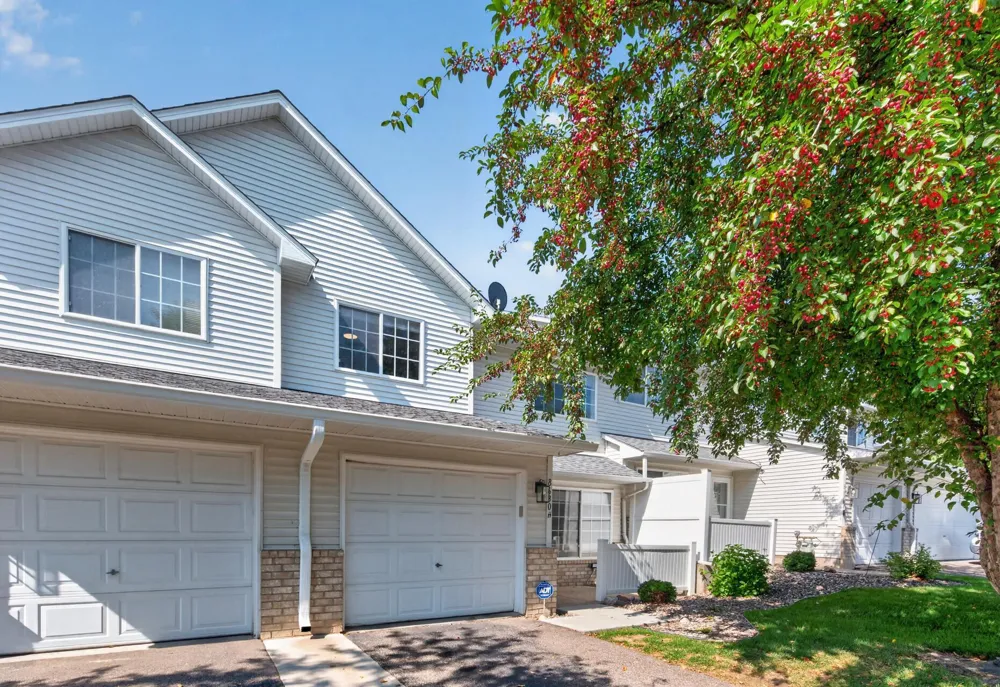 8630 Quarry Ridge Lane #H Woodbury, MN 55125