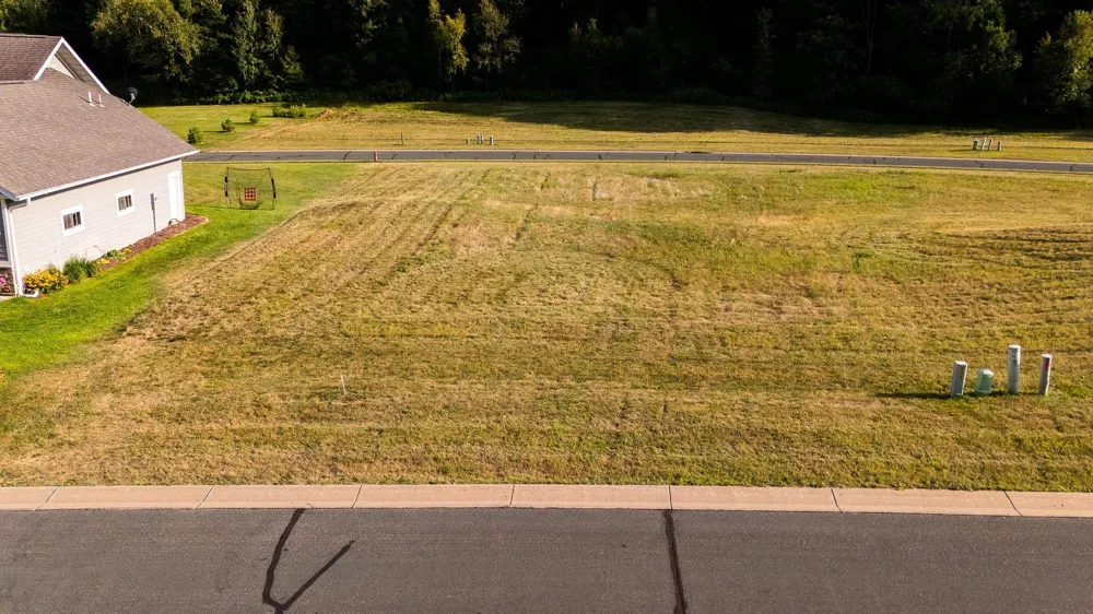 2725 Oakhurst Drive Lake City, MN 55041