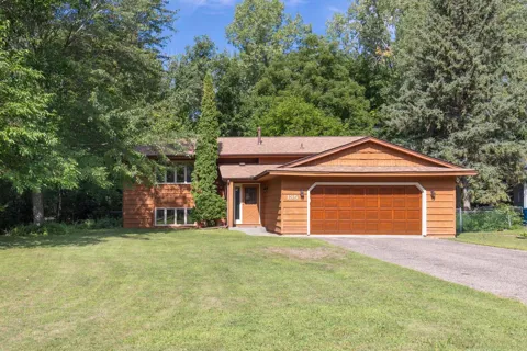 135 Pleasant Lane E