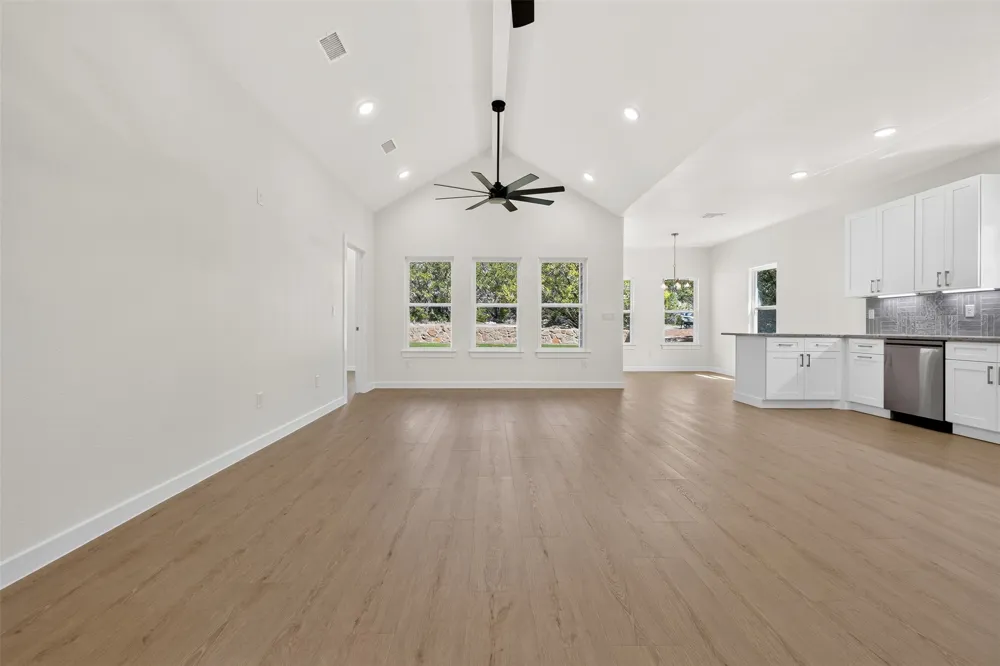 1312 Phoenix Court Granbury, TX 76048