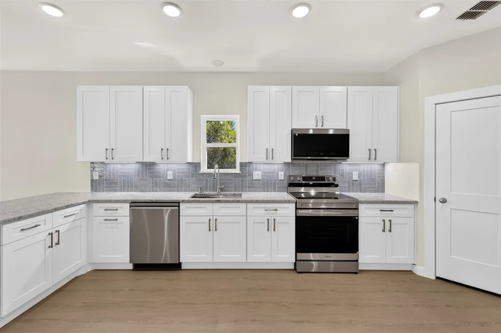 1312 Phoenix Court Granbury, TX 76048