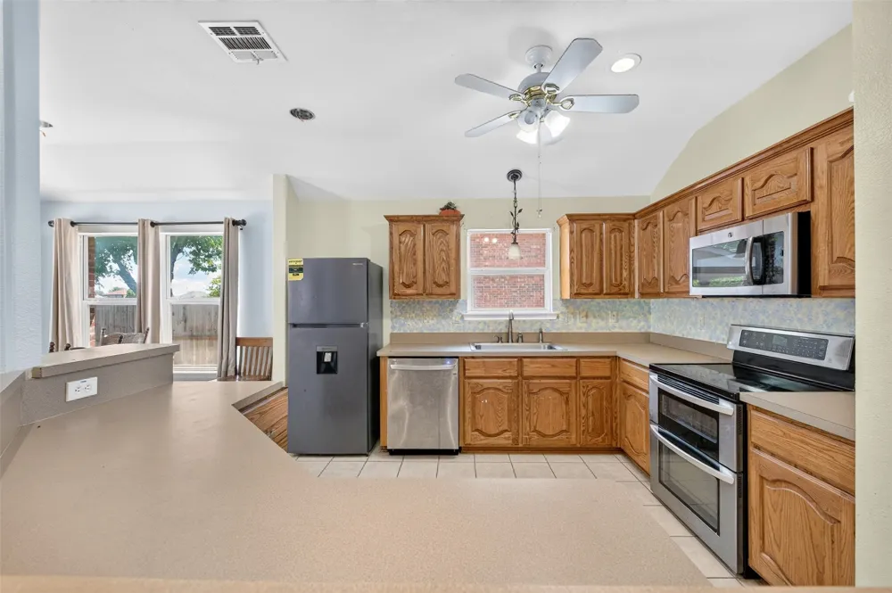 2804 Spencer Circle Royse City, TX 75189