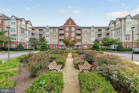 2250 BEAR DEN ROAD #305