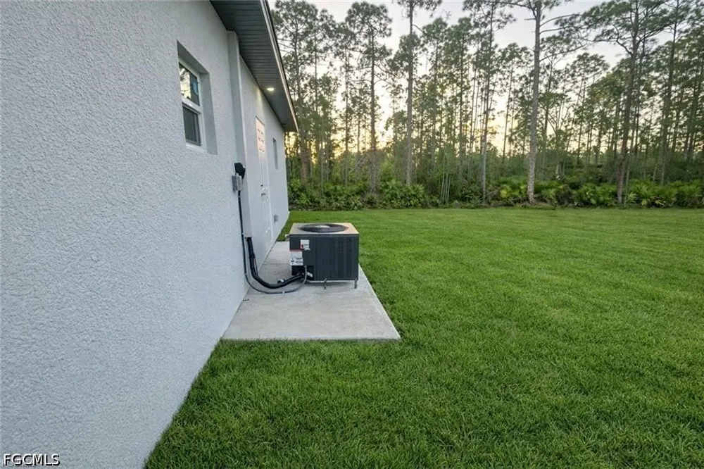 E 26th Street Alva, FL 33920