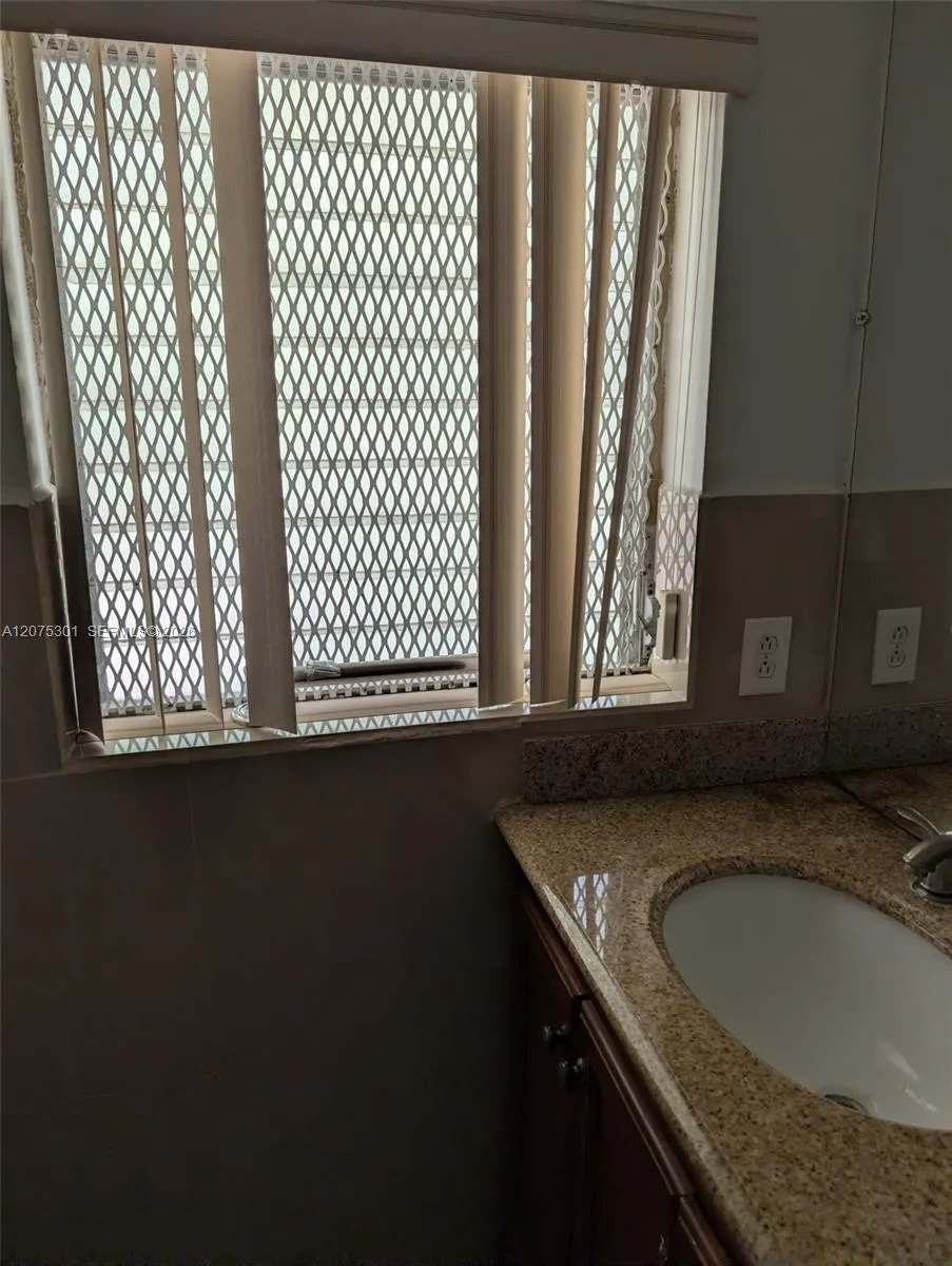 11855 NE 19th Dr #46 North Miami, FL 33181