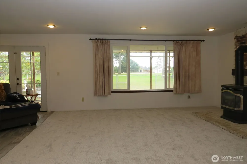 237 Dolphin Avenue NE Ocean Shores, WA 98569