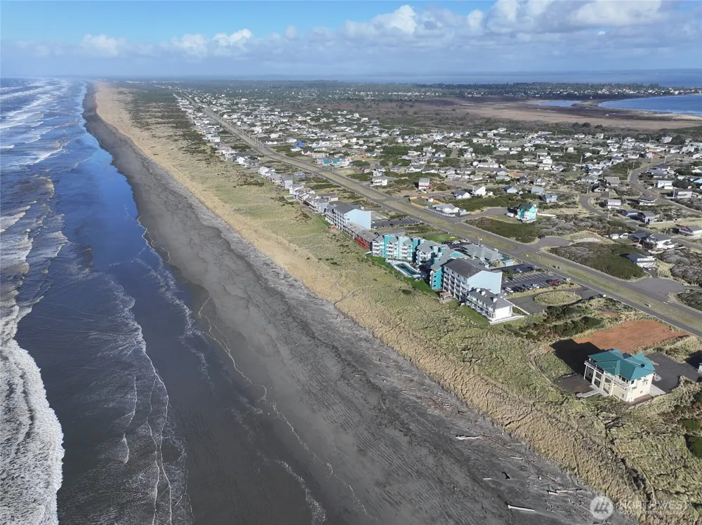 237 Dolphin Avenue NE Ocean Shores, WA 98569