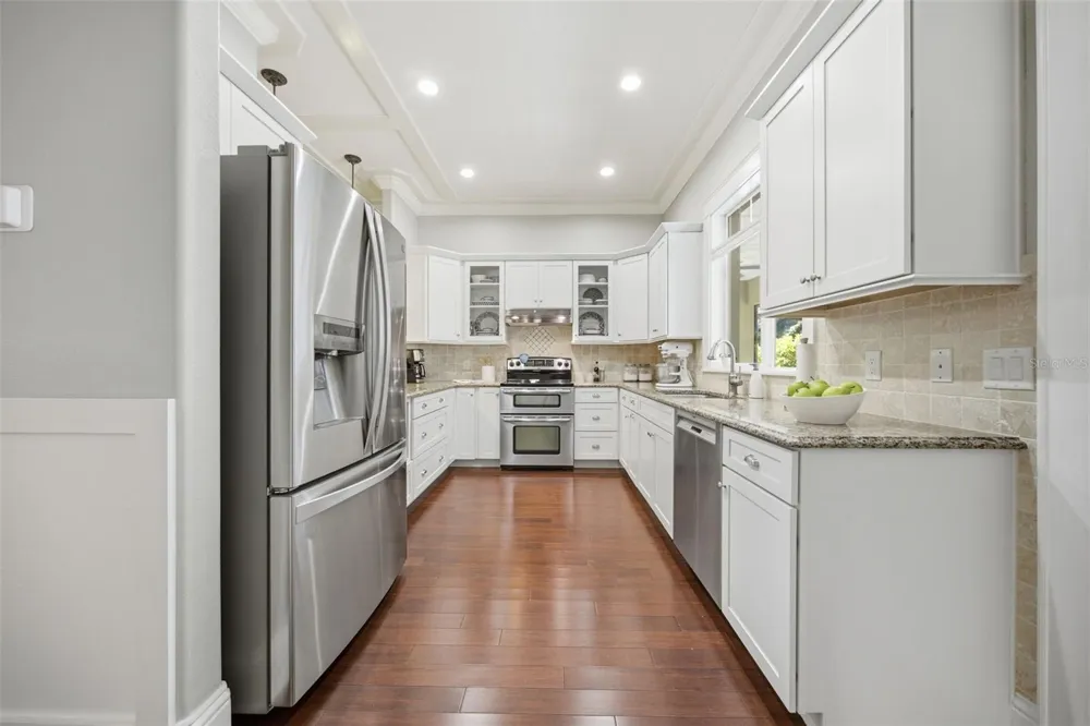 1905 PINE STREET Valrico, FL 33594