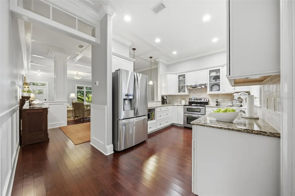 1905 PINE STREET Valrico, FL 33594
