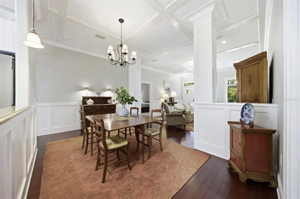 1905 PINE STREET Valrico, FL 33594