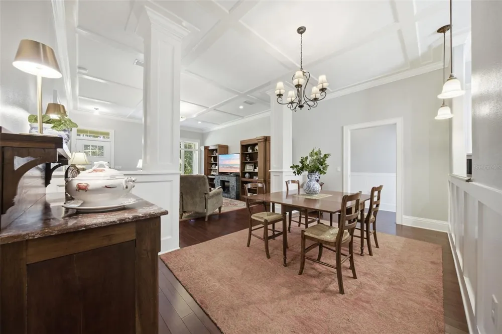 1905 PINE STREET Valrico, FL 33594