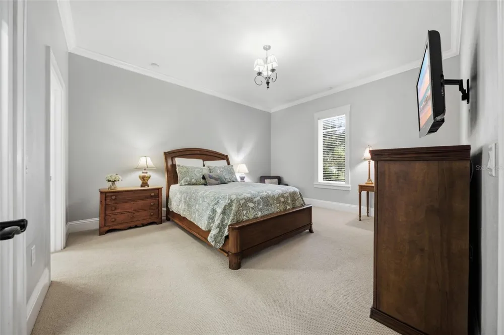 1905 PINE STREET Valrico, FL 33594