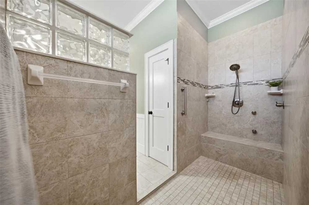 1905 PINE STREET Valrico, FL 33594