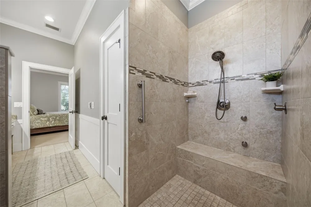 1905 PINE STREET Valrico, FL 33594