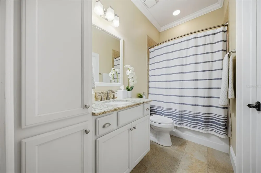 1905 PINE STREET Valrico, FL 33594