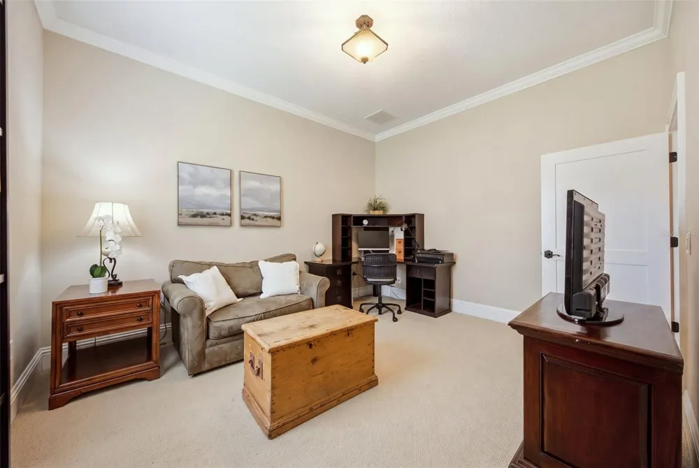 1905 PINE STREET Valrico, FL 33594