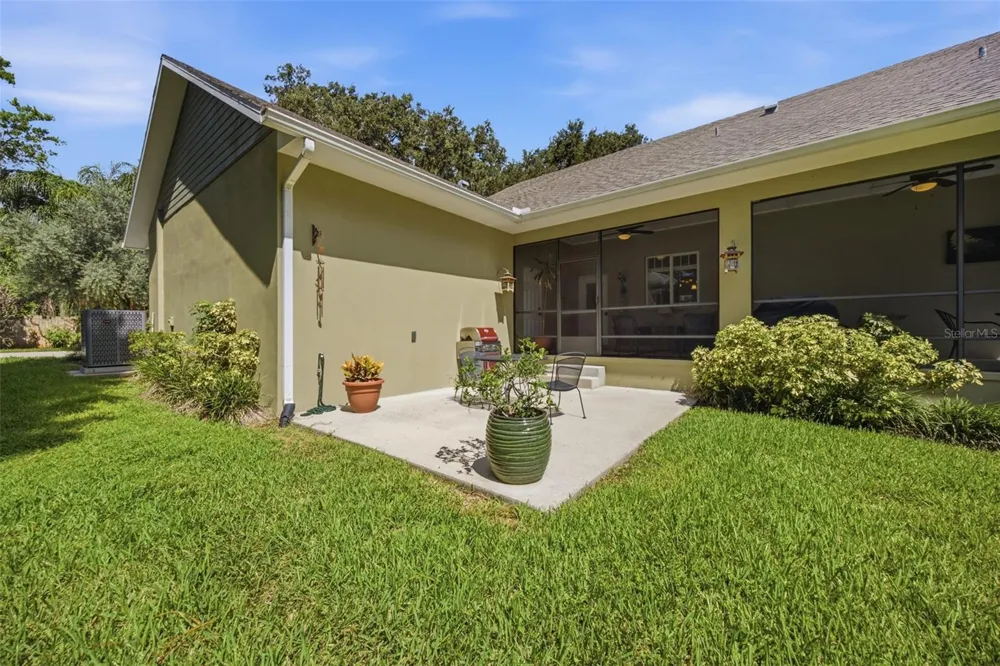 1905 PINE STREET Valrico, FL 33594