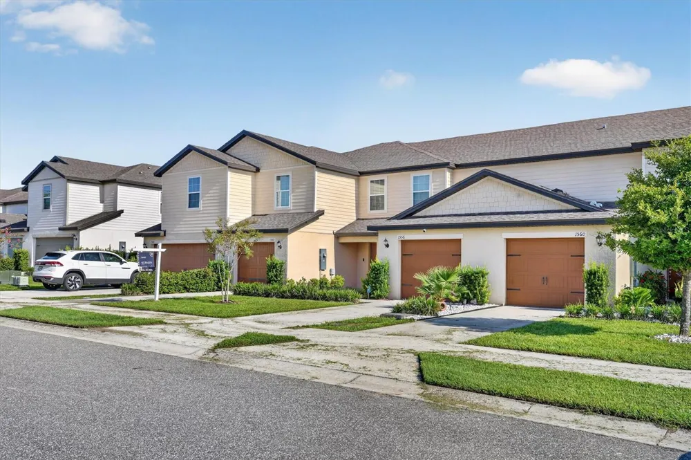 1556 WYNFORD CIRCLE Tavares, FL 32778