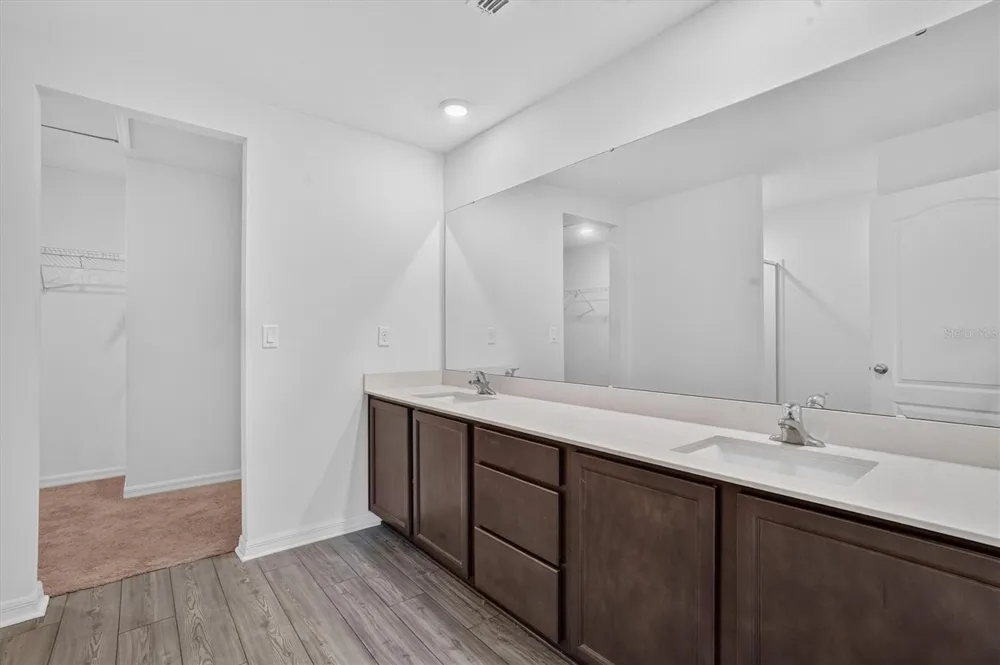 1556 WYNFORD CIRCLE Tavares, FL 32778