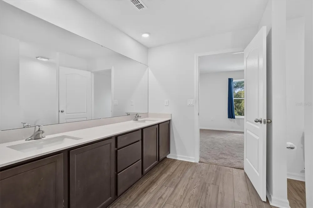 1556 WYNFORD CIRCLE Tavares, FL 32778