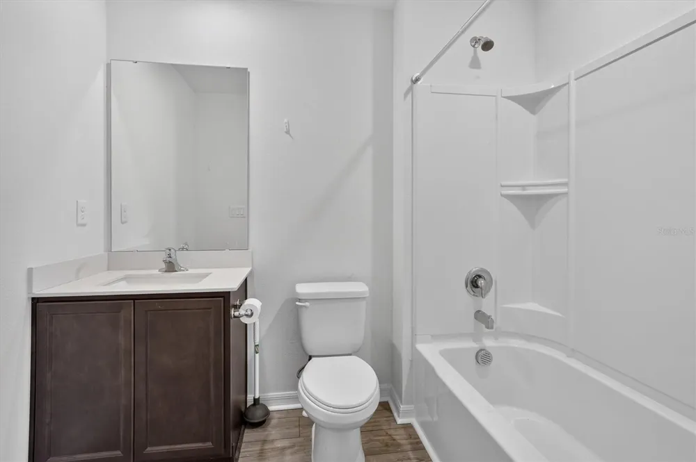 1556 WYNFORD CIRCLE Tavares, FL 32778