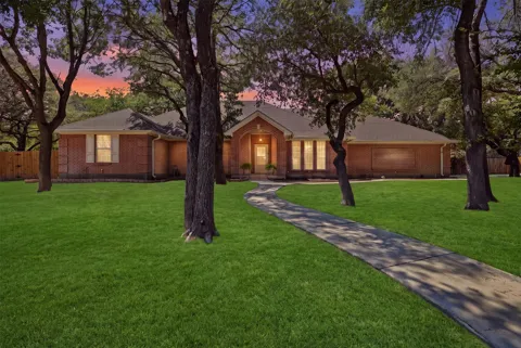 128 Oakwood Court