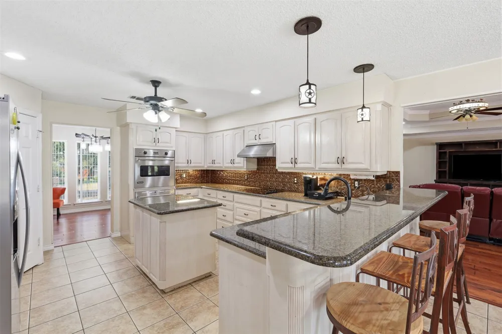 128 Oakwood Court Lakeside, TX 76135