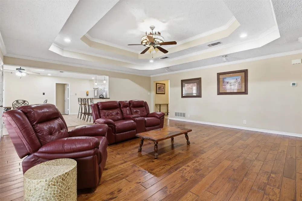 128 Oakwood Court Lakeside, TX 76135
