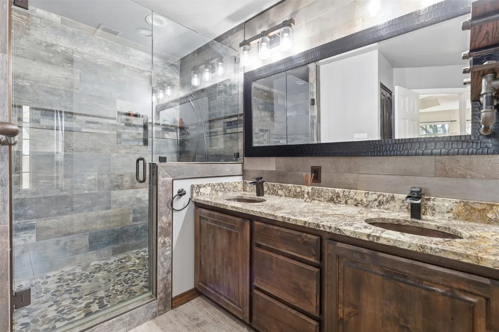 128 Oakwood Court Lakeside, TX 76135