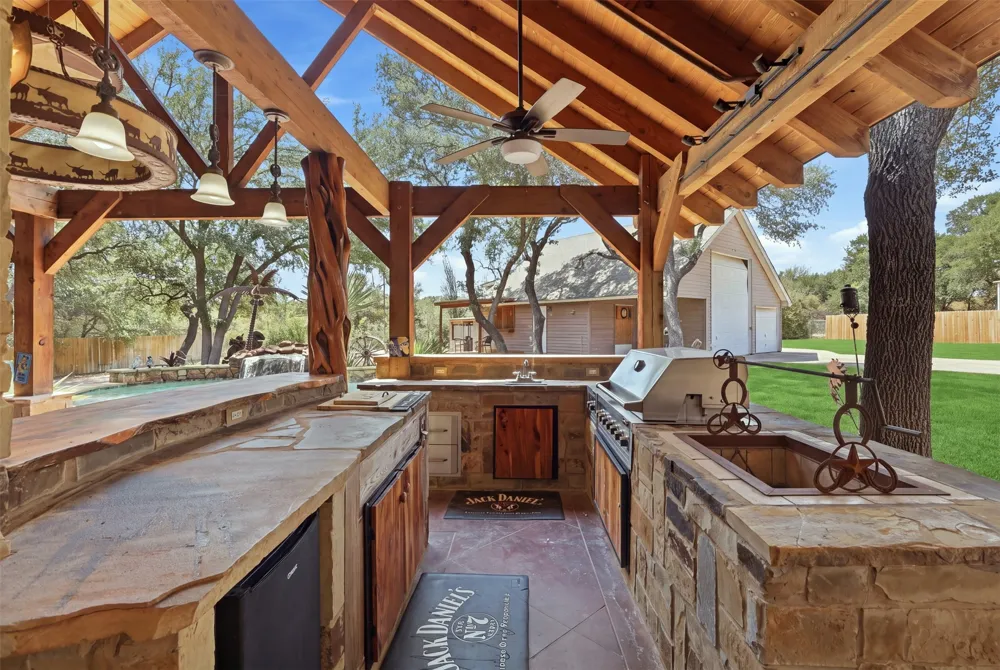 128 Oakwood Court Lakeside, TX 76135