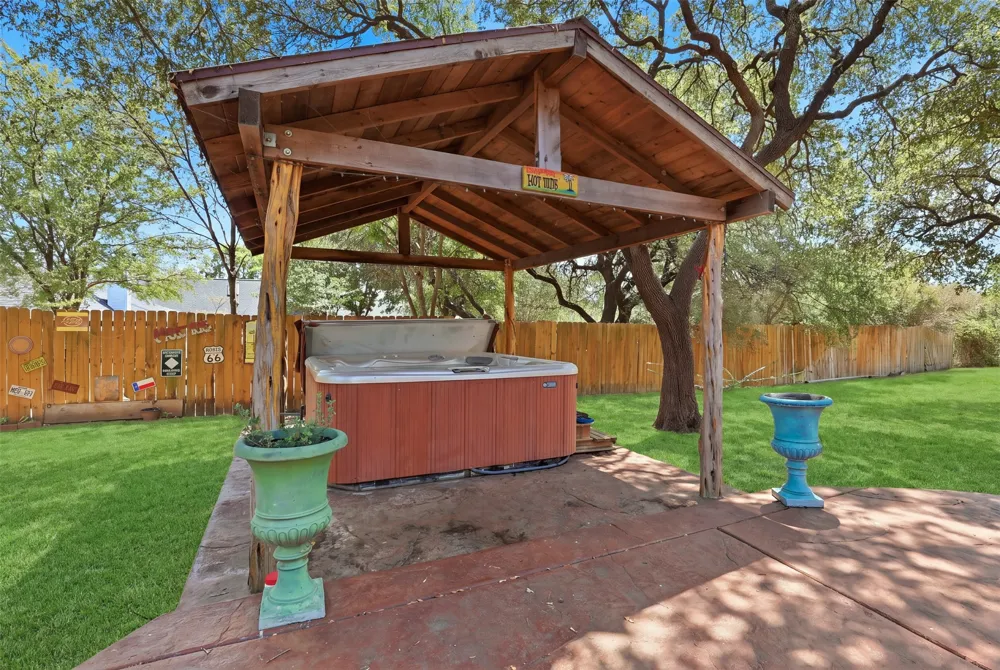 128 Oakwood Court Lakeside, TX 76135