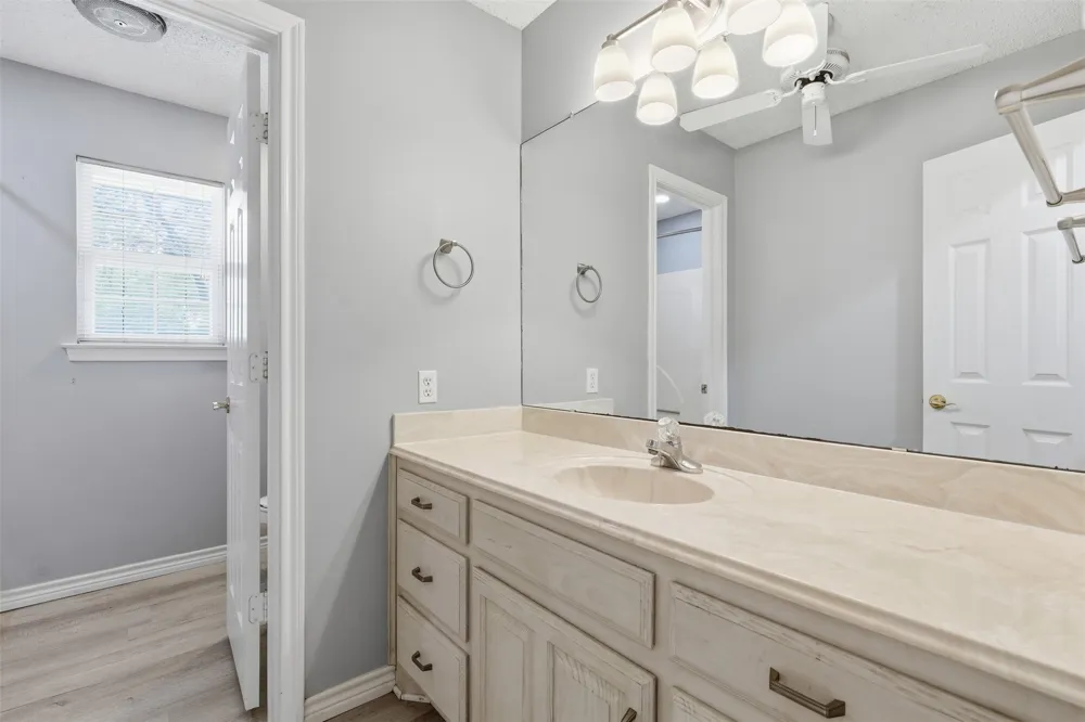 128 Oakwood Court Lakeside, TX 76135