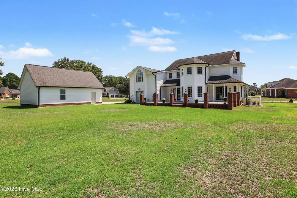 24 Clubhouse Drive Dunn, NC 28334