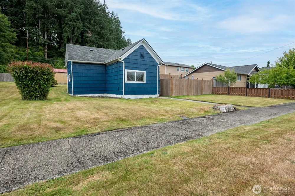 1720 2nd Street Cosmopolis, WA 98537