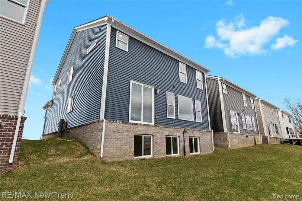 209 MOUNTAIN VIEW LANE Milford Village, MI 48381