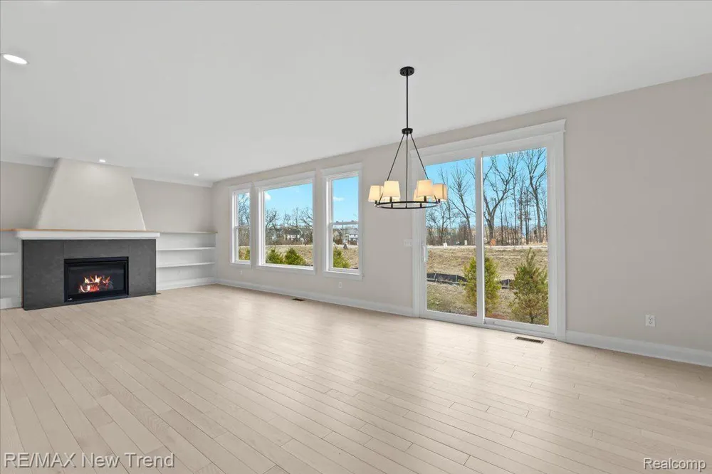 209 MOUNTAIN VIEW LANE Milford Village, MI 48381