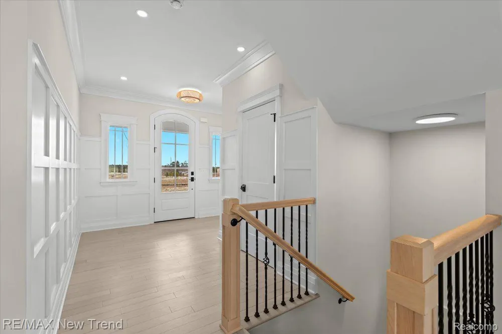 209 MOUNTAIN VIEW LANE Milford Village, MI 48381