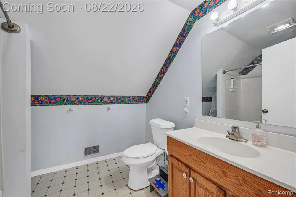 21723 Magnolia Court Macomb Township, MI 48044